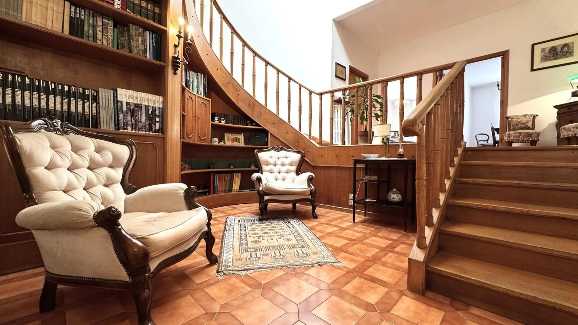 Kontakte von Via Del Poggio Apartment With A Big Terrace