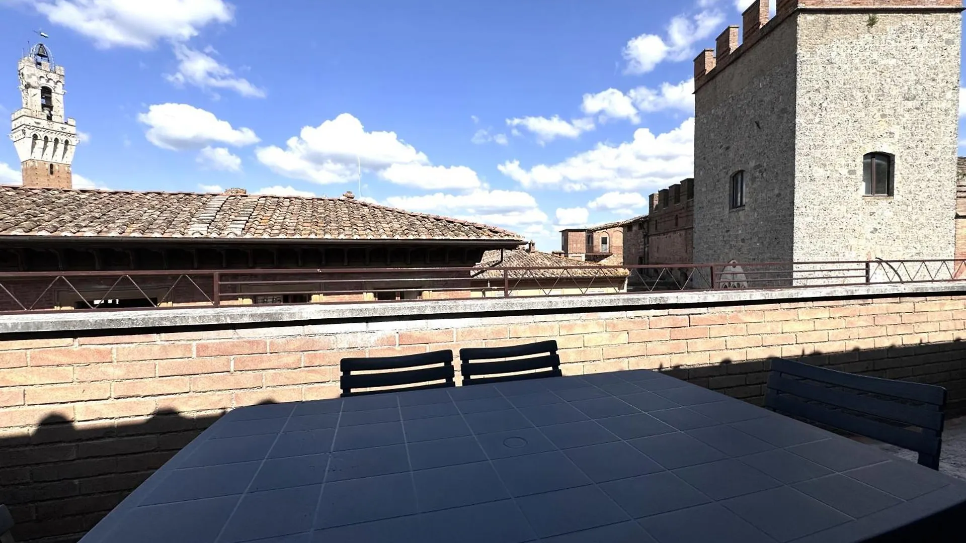 Via Del Poggio Apartment With A Big Terrace Siena