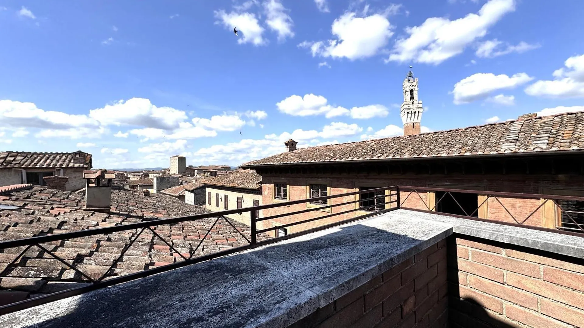 Via Del Poggio Apartment With A Big Terrace Siena